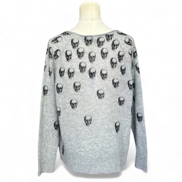 360 Skull Cashmere Woman’s 100% Cashmere Skull Sweater, Small, Gray & Black New - Picture 7 of 10